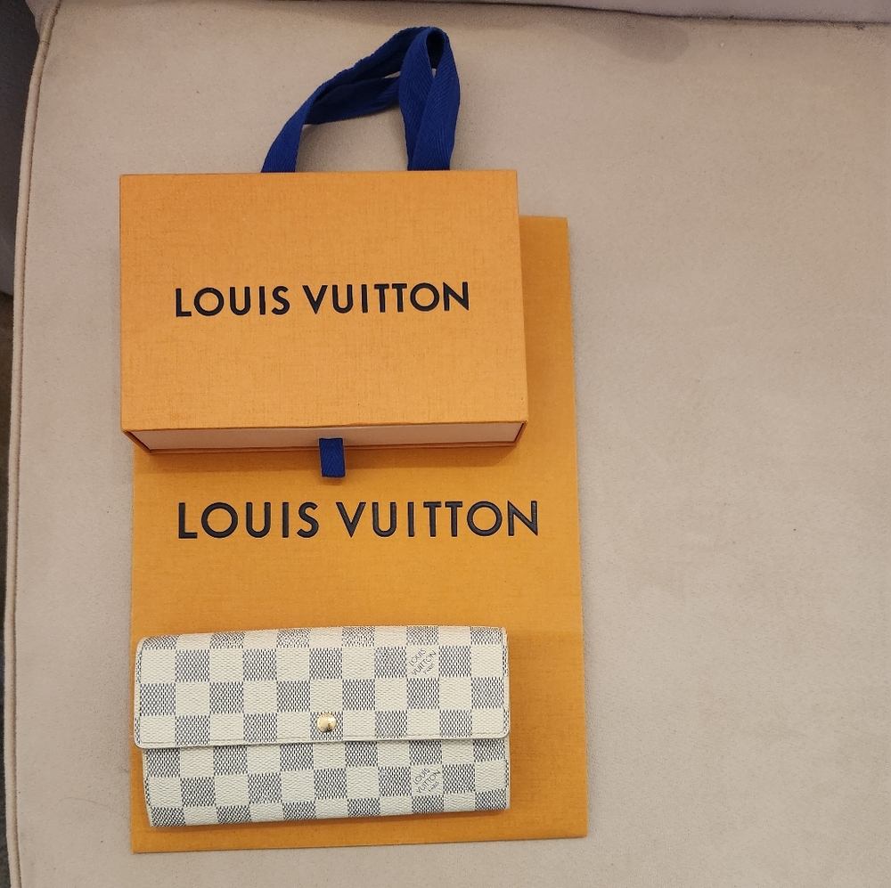 Louis Vuitton Damier Azure Emilie Wallet